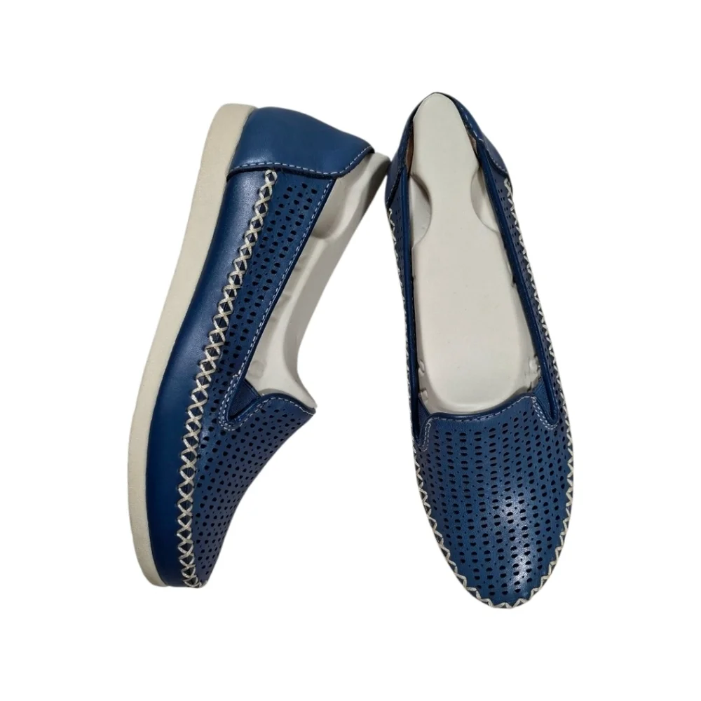 Earth Origins Loralei Blue Leather Loafers Women’s 6M Slip On Shoes Perforated